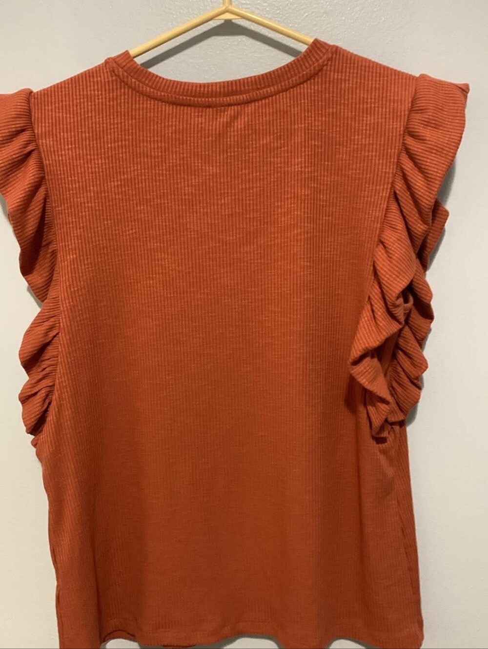 Ribbed Ruffle Sleeve Tank Top in Rust - Women - Picture 3 of 4